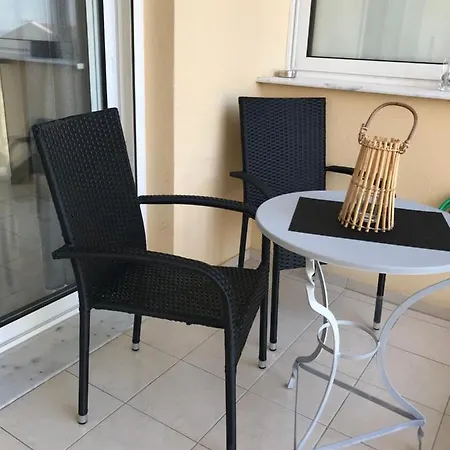 Georgia's Cozy #4 * Kavala