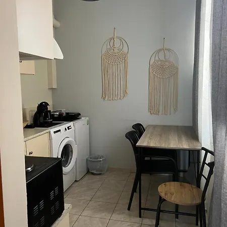 Georgia's Cozy #4 דירה *